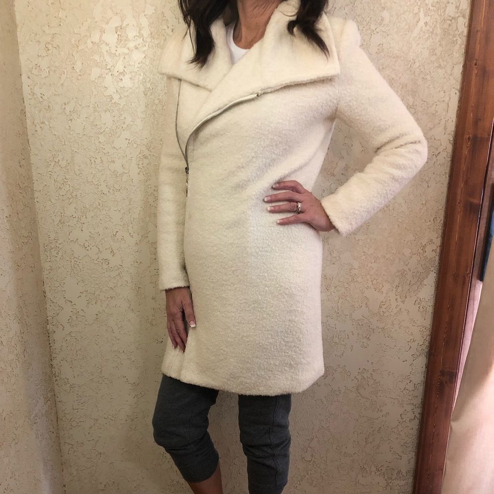 Off White Coat - Picture 3 of 13